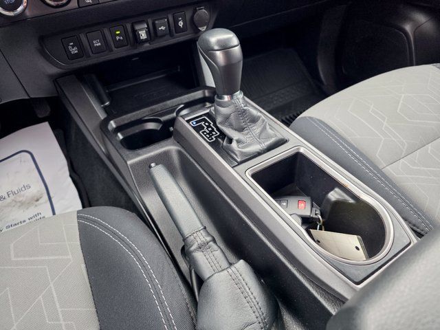 Used 2022 Toyota Tacoma TRD Sport w/ Technology Package AWD/4WD image 24