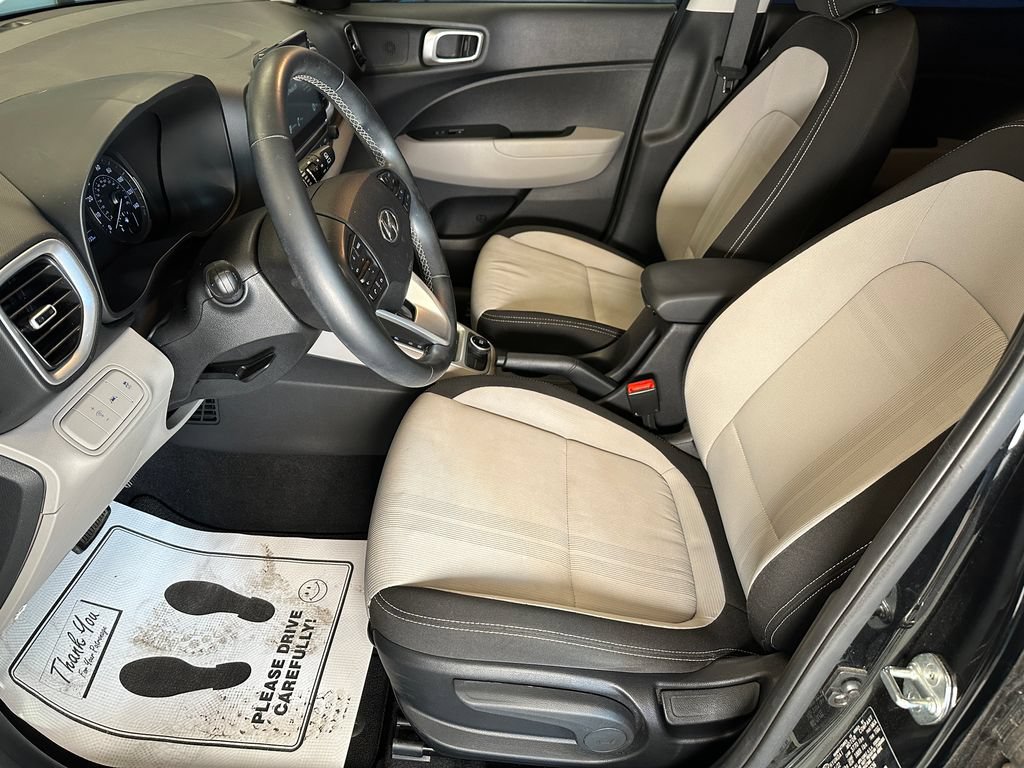 Used 2022 Hyundai Venue SEL FWD image 20