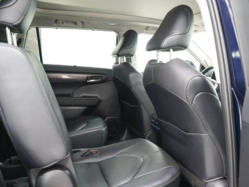 Used 2020 Toyota Highlander Platinum AWD/4WD image 14