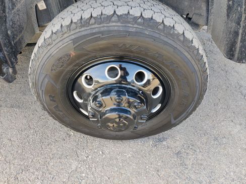 Used 2025 RAM 3500 Limited image 3