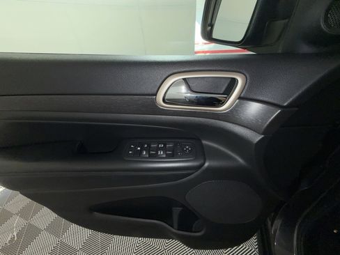 Used 2016 Jeep Grand Cherokee Laredo w/ Quick Order Package 23E AWD/4WD image 15