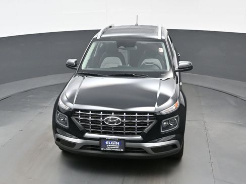 Certified 2025 Hyundai Venue SEL image 40