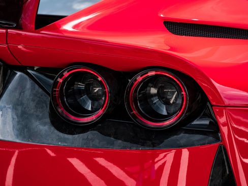 Used 2020 Ferrari 812 Superfast RWD image 17