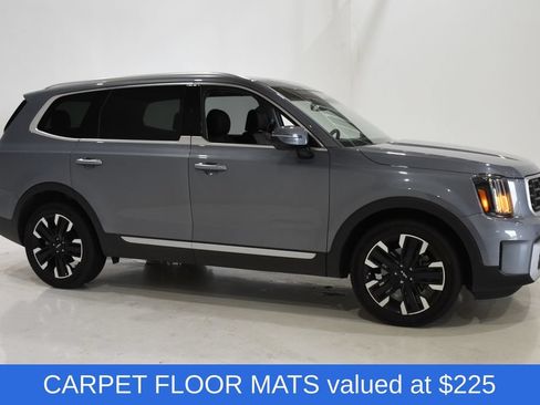 Used 2024 Kia Telluride AWD image 3