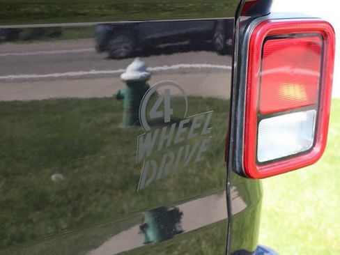 Used 2022 Jeep Gladiator Sport AWD/4WD image 42