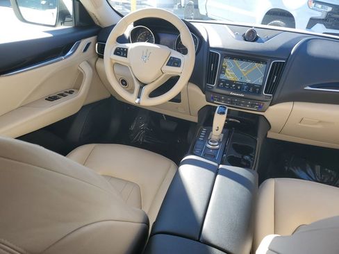 Used 2019 Maserati Levante image 12