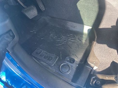 Used 2022 Jeep Wrangler Unlimited Sport image 19