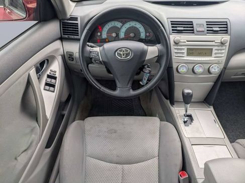 Used 2010 Toyota Camry LE FWD image 14