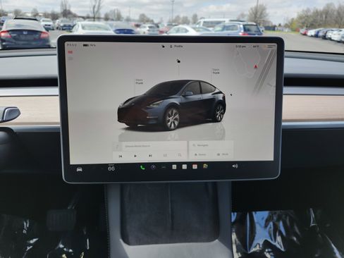 Used 2024 Tesla Model Y Long Range image 29