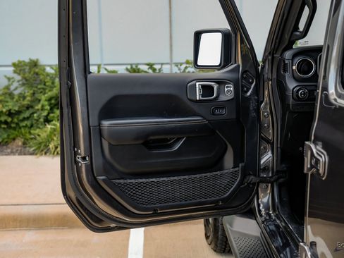 Used 2024 Jeep Gladiator Sport image 71