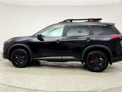 Used 2025 Nissan Rogue SV image 8