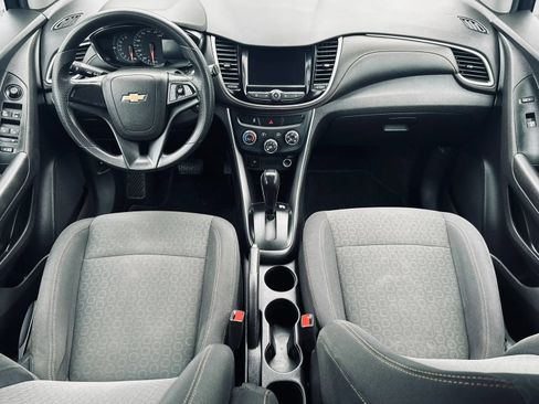 Used 2020 Chevrolet Trax LS FWD image 17