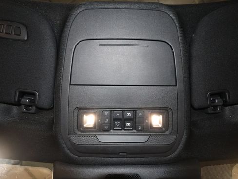 Used 2025 Ford Expedition Tremor AWD/4WD image 33