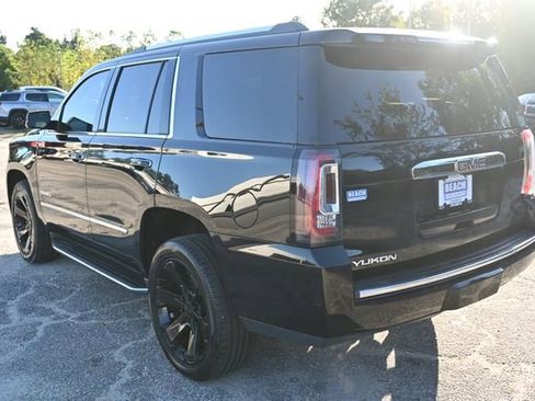 Used 2019 GMC Yukon Denali image 3