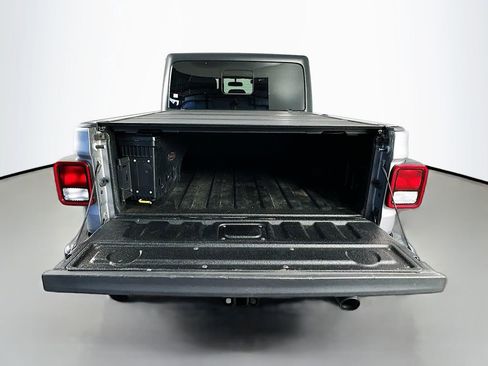 Used 2020 Jeep Gladiator Overland w/ Trailer Tow Package AWD/4WD image 29