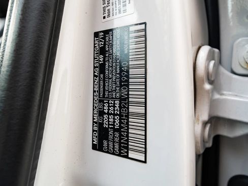 Used 2020 Mercedes-Benz GLB 250 4MATIC w/ Premium Package image 54