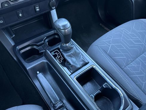 Used 2017 Toyota Tacoma TRD Off-Road w/ Tow Package (A/T) image 20