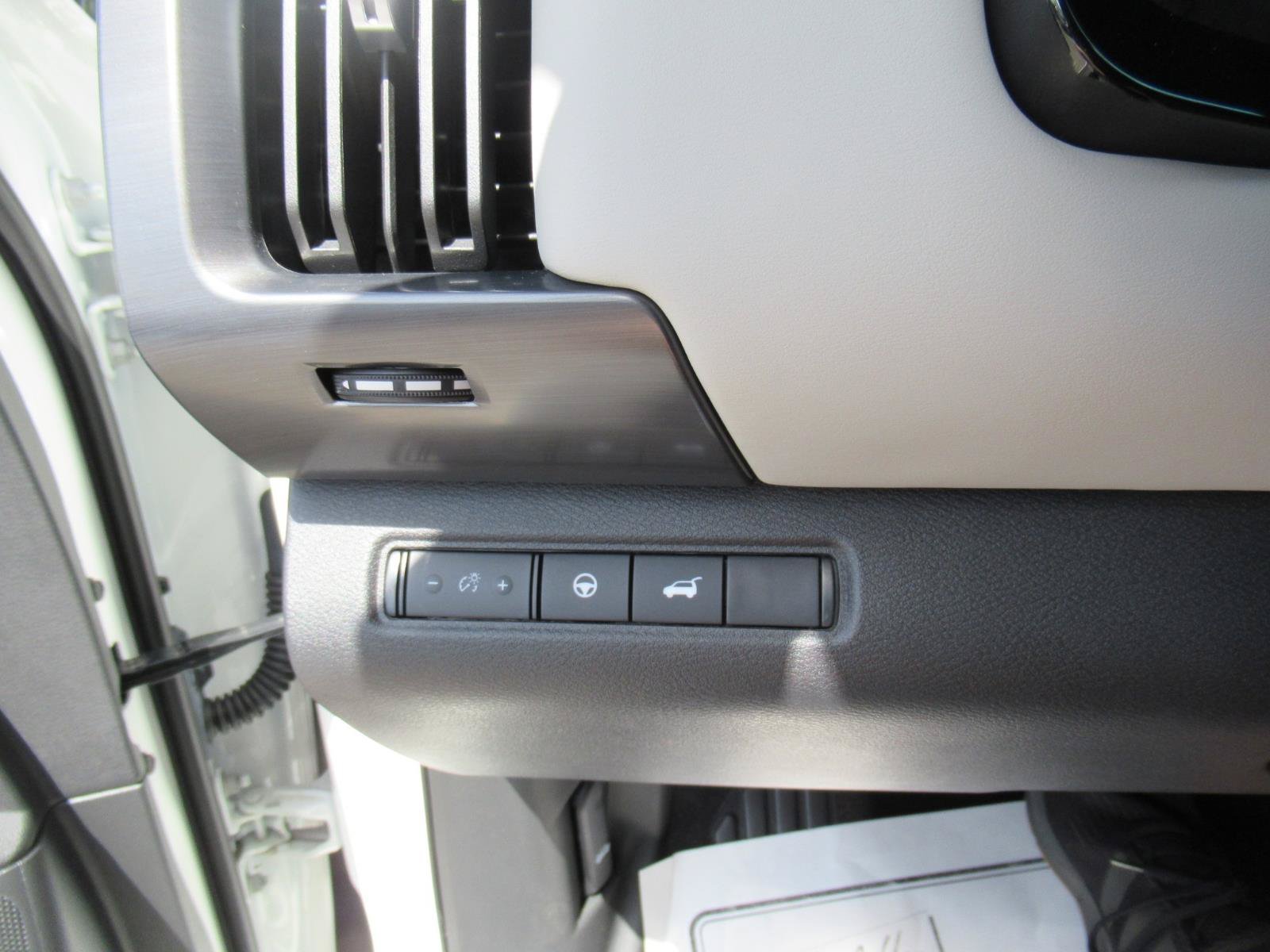 Used 2024 Nissan Pathfinder SL w/ SL Premium Package FWD image 21