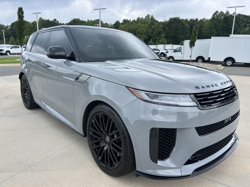 Used 2025 Land Rover Range Rover Sport SV Edition Two AWD/4WD image 9