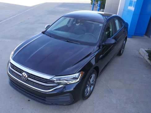 Used 2024 Volkswagen Jetta SE image 13