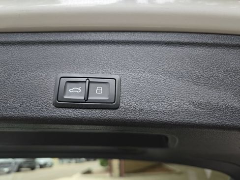 Used 2021 Audi A4 2.0T allroad Premium AWD/4WD image 16