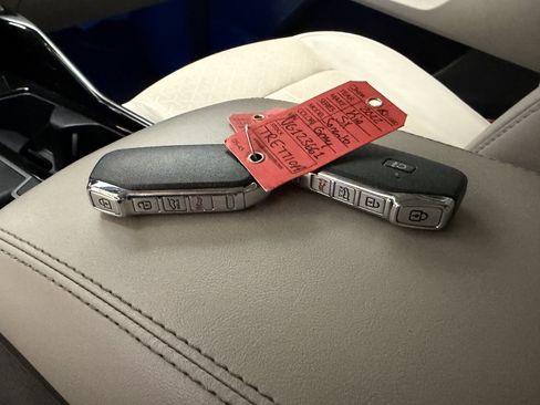 Used 2022 Kia Sorento SX FWD image 16