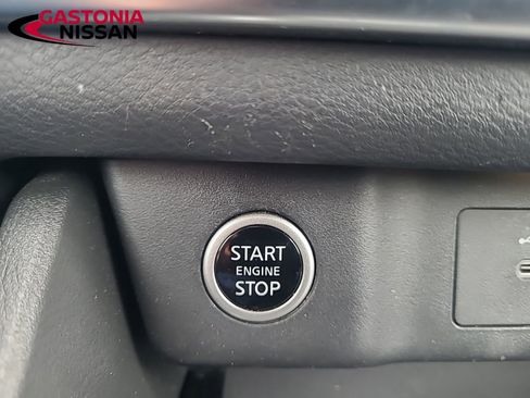 Used 2021 Nissan Rogue SV image 39