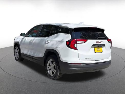 Used 2024 GMC Terrain SLE FWD image 15