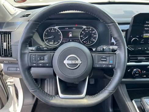 Used 2023 Nissan Pathfinder SL w/ SL Premium Package AWD/4WD image 16