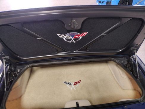 Used 2004 Chevrolet Corvette Convertible w/ Preferred Equipment Group RWD image 22