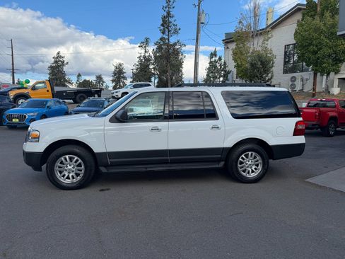 Used 2011 Ford Expedition EL XL w/ HD Trailer Tow Pkg image 3