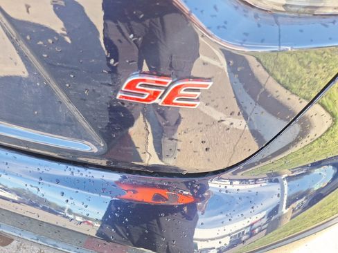 Used 2023 Toyota Corolla SE image 12