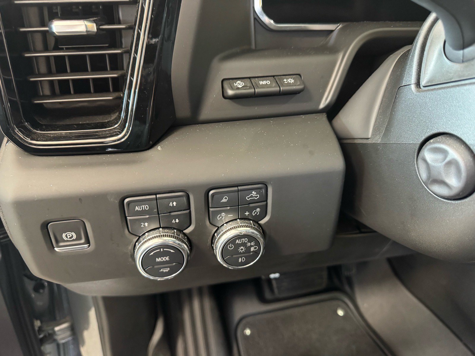 Used 2026 GMC Sierra 1500 AT4 w/ AT4 Premium Package AWD/4WD image 22