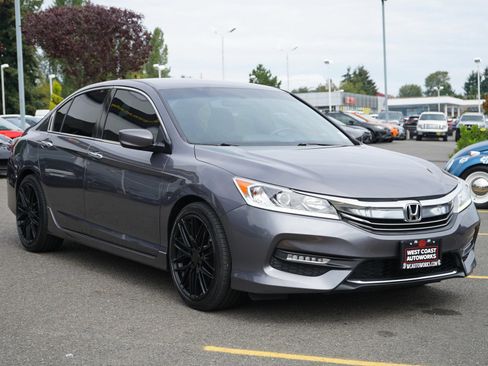 Used 2016 Honda Accord Sport image 7