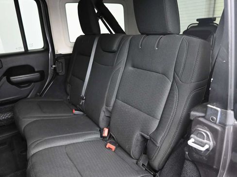 Used 2019 Jeep Wrangler Unlimited Sport S AWD/4WD image 12