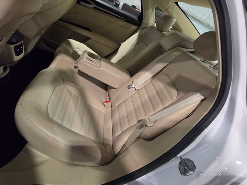 Used 2015 Ford Fusion SE w/ Equipment Group 202A FWD image 7
