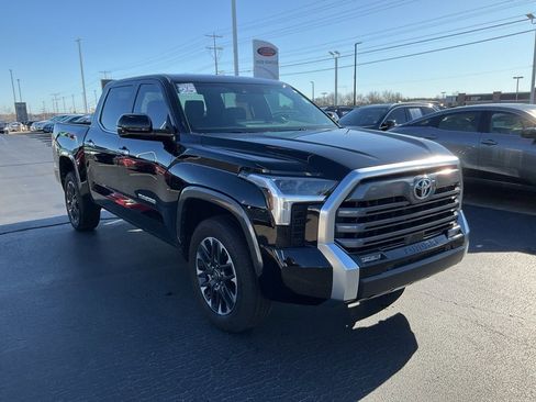 Used 2025 Toyota Tundra Limited image 21