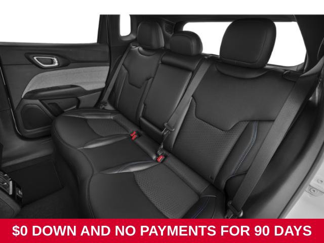 Used 2025 Jeep Compass Latitude w/ Sun & Sound Group AWD/4WD image 14