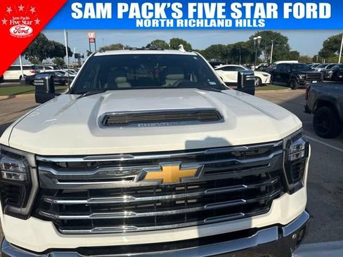 Used 2024 Chevrolet Silverado 2500 LTZ w/ LTZ Premium Package AWD/4WD image 2