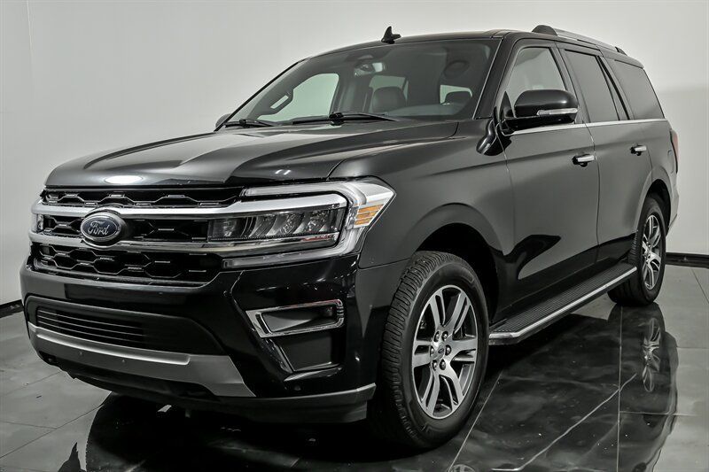 Used 2022 Ford Expedition Limited AWD/4WD image 5