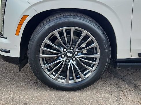 Used 2025 Cadillac Escalade ESV Sport Platinum AWD/4WD image 27