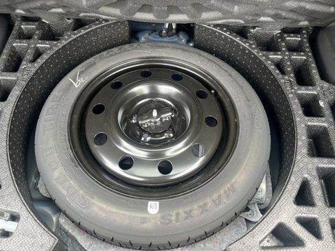 Used 2011 Ford Edge SE image 27