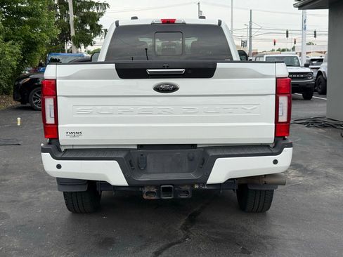 Used 2022 Ford F250 Lariat w/ Black Appearance Package AWD/4WD image 4