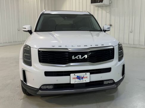 Used 2022 Kia Telluride SX w/ SX Prestige Package image 4