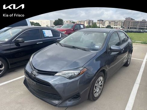 Used 2017 Toyota Corolla LE FWD image 1