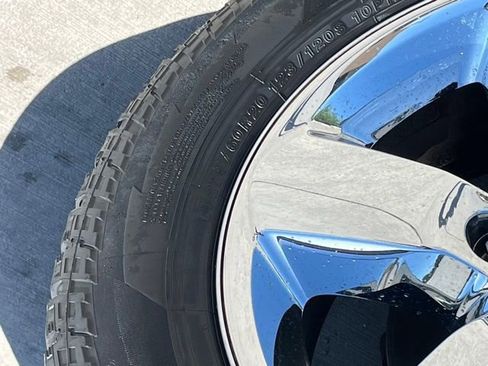 Used 2019 RAM 1500 Classic SLT RWD image 7