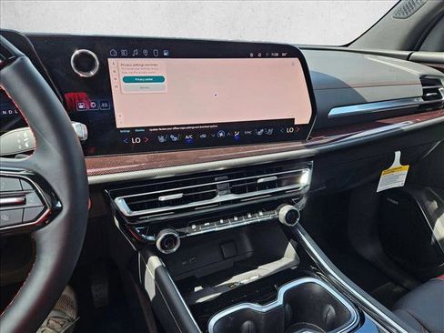 Certified 2024 Chevrolet Traverse RS w/ LPO, Floor Liner Package image 14