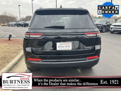 Used 2023 Jeep Grand Cherokee Limited w/ Black Appearance Package image 19