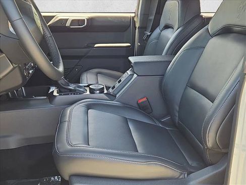 New 2026 Ford Bronco Outer Banks AWD/4WD image 4
