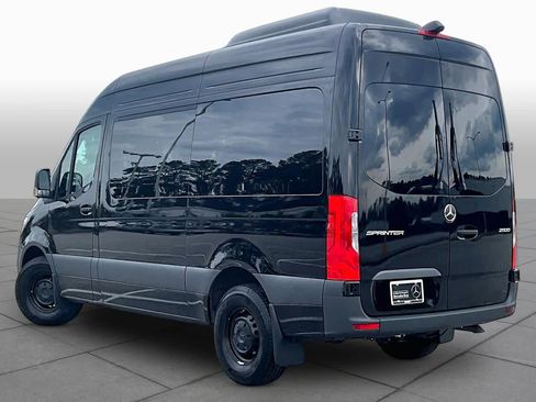 Used 2025 Mercedes-Benz Sprinter 2500 image 12